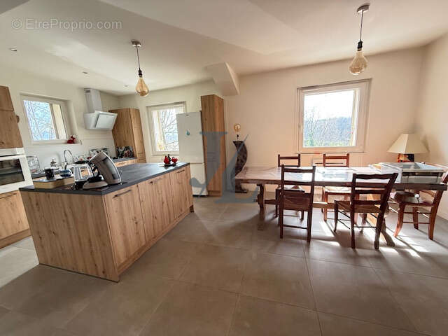 Maison à PORTES-LES-VALENCE