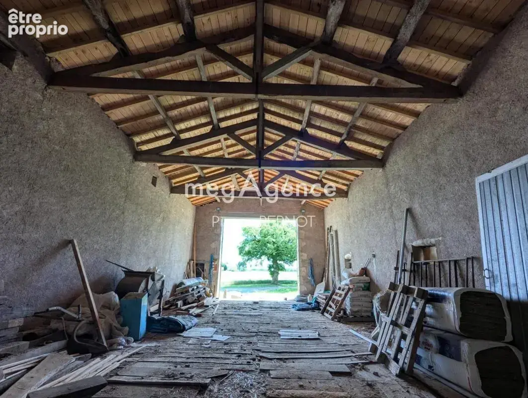 Grande propriété en Pierre avec dépendances - photo 7