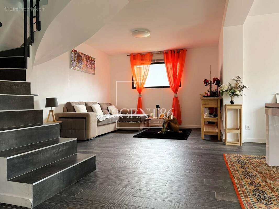 Maison 104 m² à Communay  - photo 5