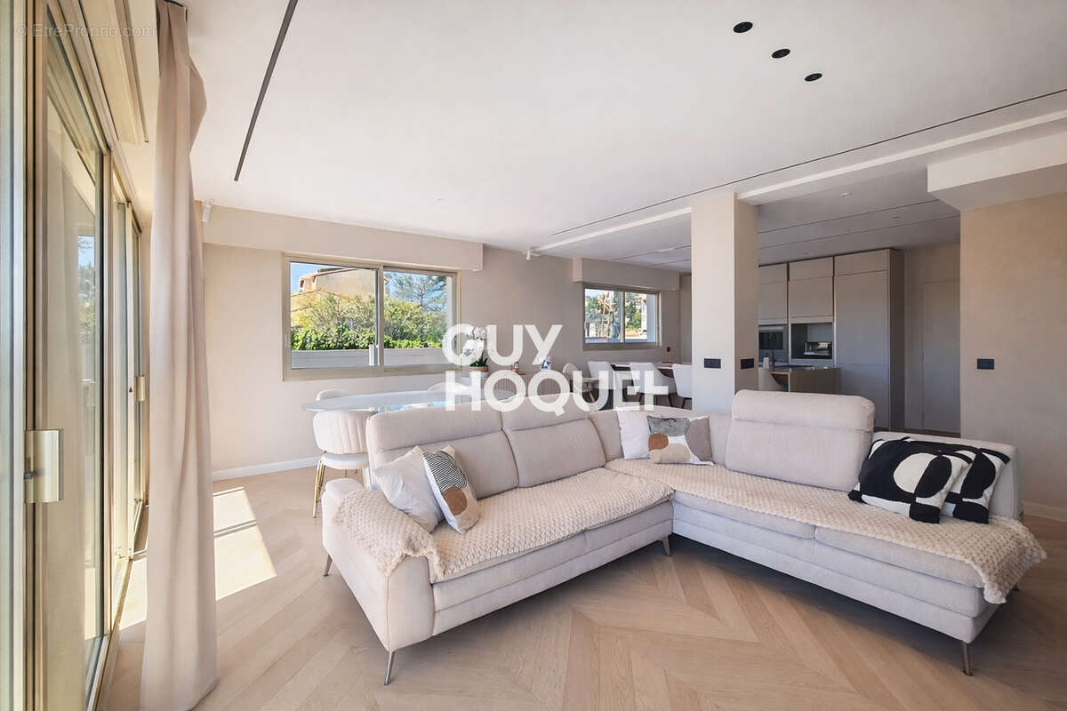 Appartement à MOUGINS