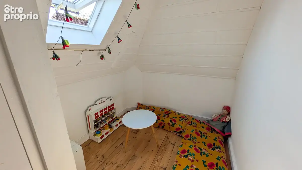 Maison en Pierre Rénovée avec Granges, Terrain et Vue Campagne - photo 17
