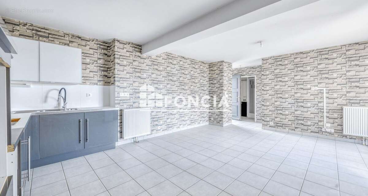 Appartement à VILLENAVE-D&#039;ORNON