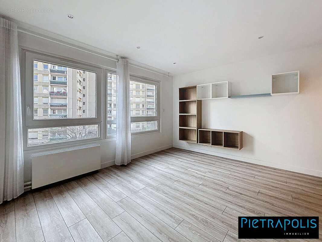 Appartement à OULLINS