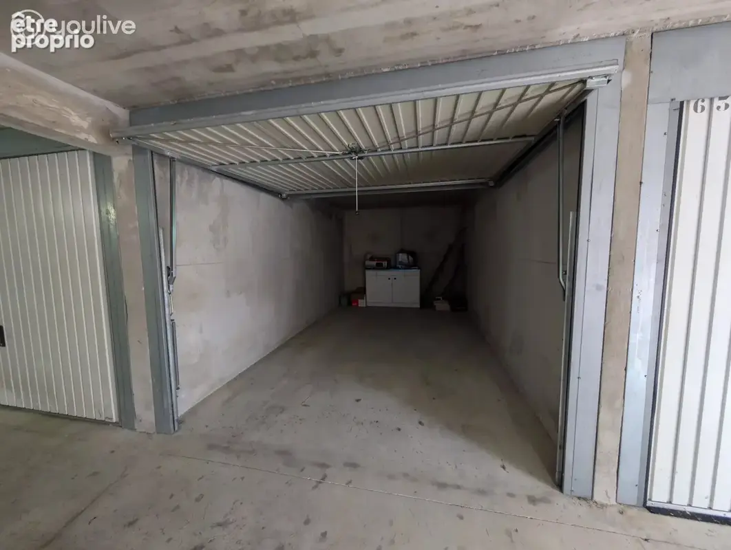 Studio de 25 m² avec terrasse — Quartier Hôpitaux-Facultés - photo 7