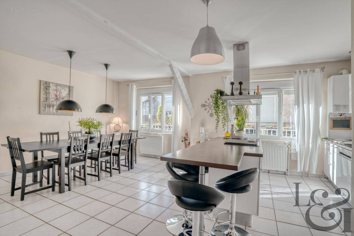 Maison à SAINTE-LIVRADE-SUR-LOT