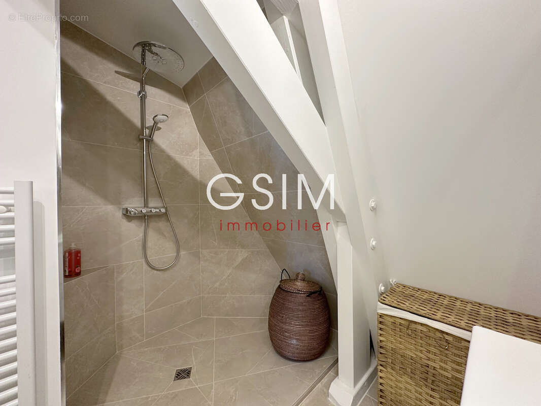 Appartement à SURESNES