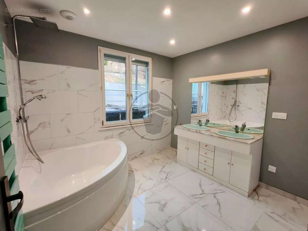 Maison à BAUME-LES-DAMES