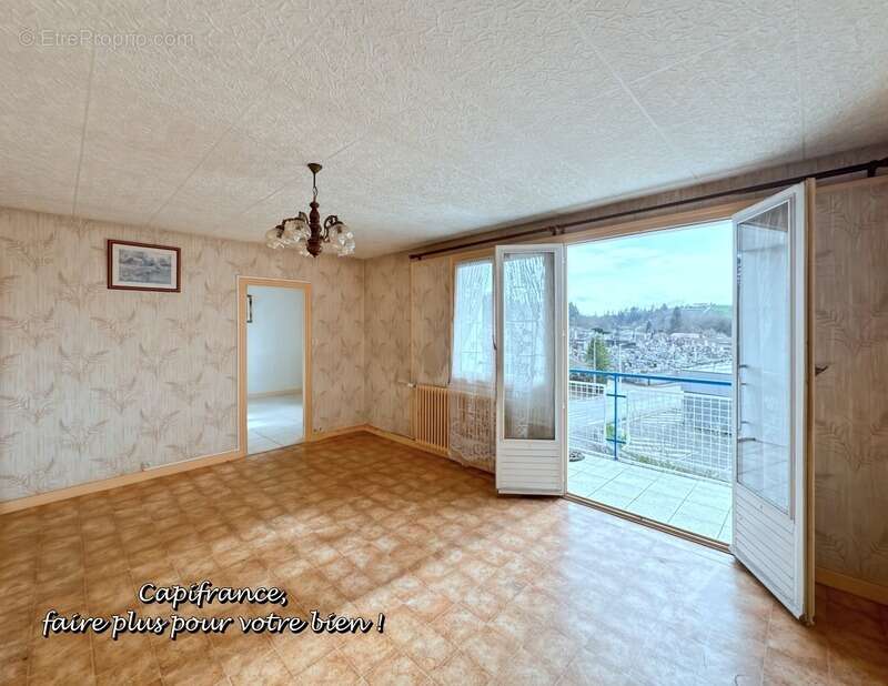 Appartement à LA CLAYETTE