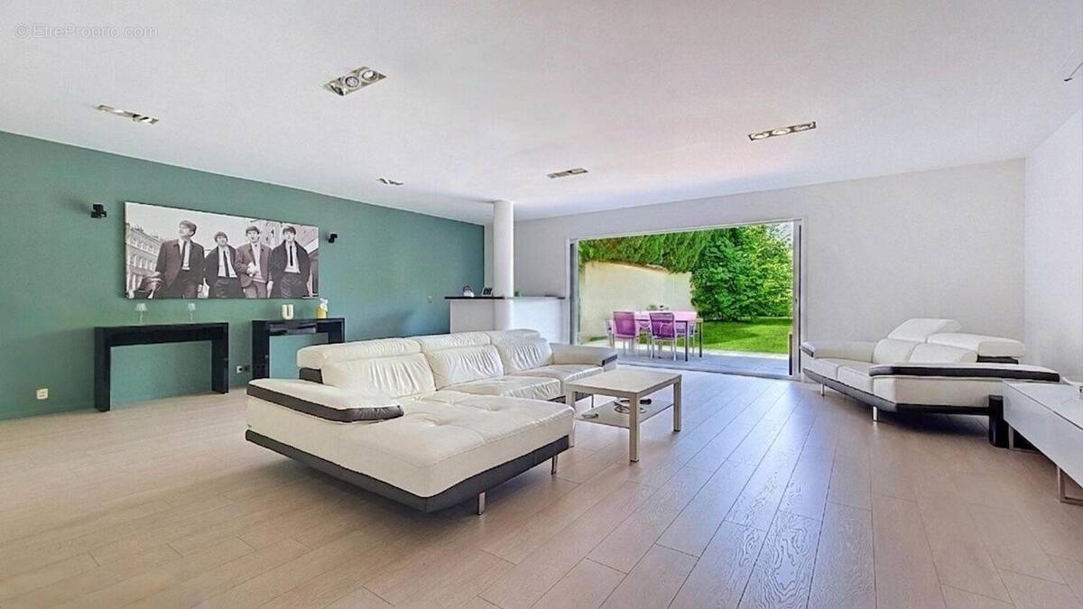 Photo 1 - Maison à NEUILLY-PLAISANCE