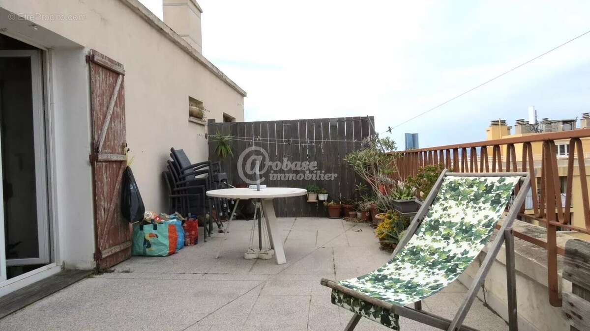 Appartement à MARSEILLE-3E