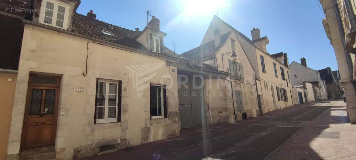 Maison à AUXERRE
