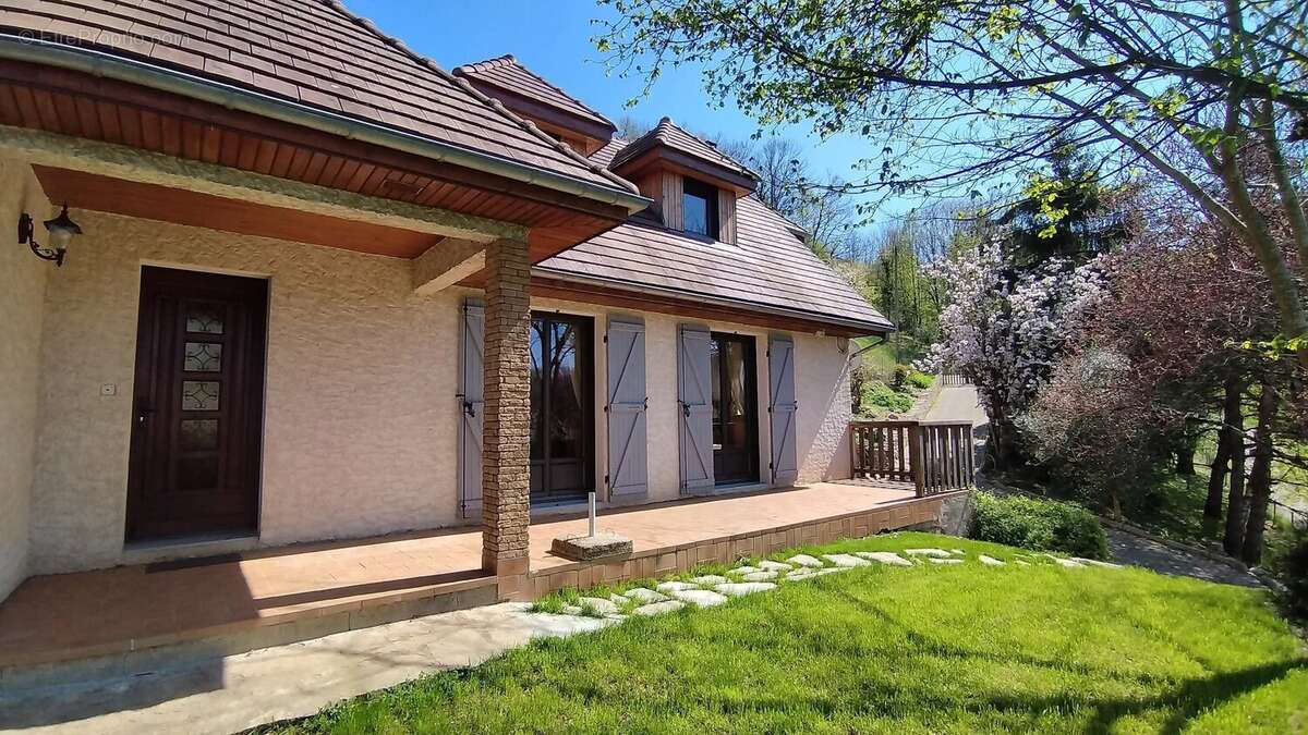 Maison à SAINT-PIERRE-DE-CHERENNES