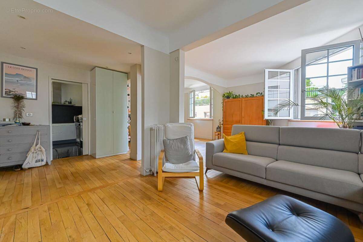Appartement à PARIS-19E