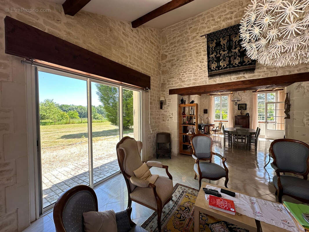 Maison à SAINT-FORT-SUR-GIRONDE