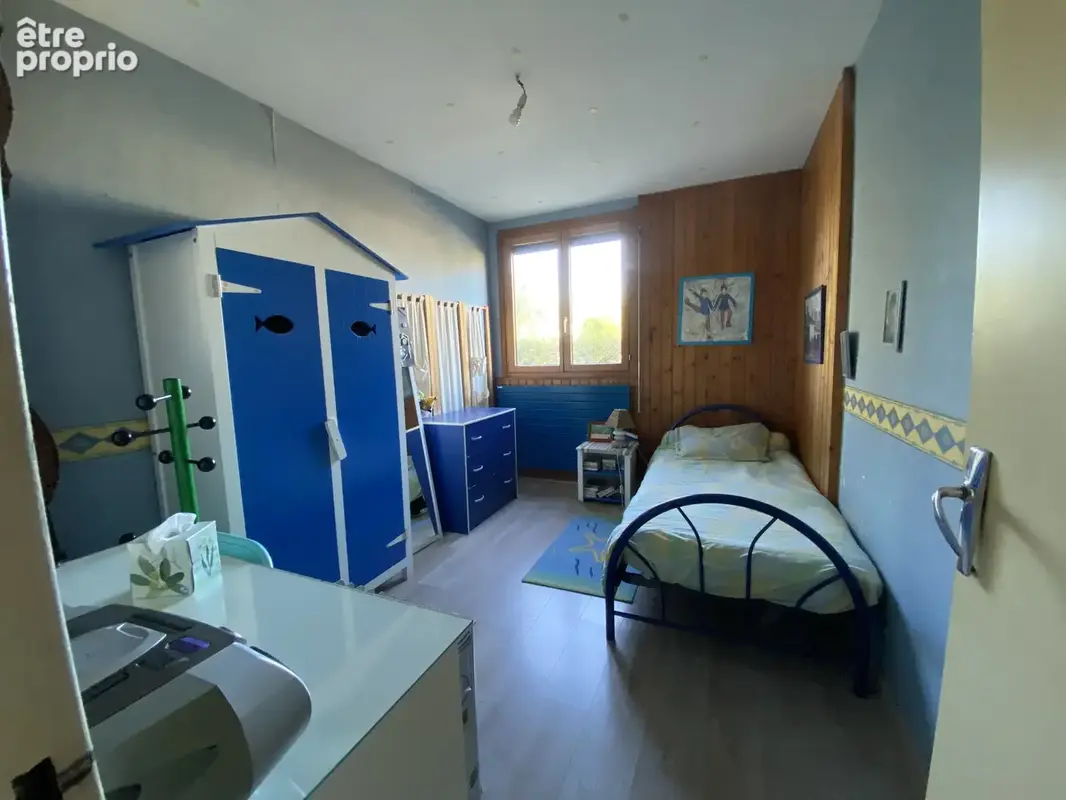 Maison familiale avec piscine couverte, chalet et cabane dans les arbres - photo 18