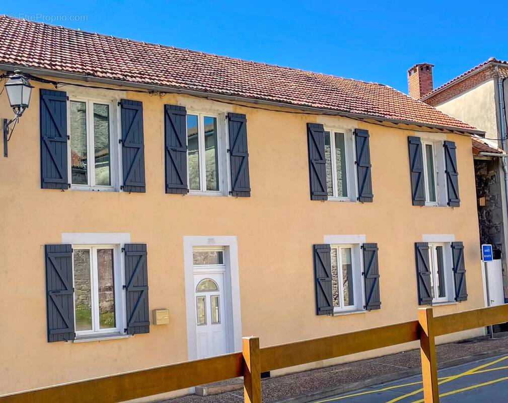 Maison à SAINT-SAUD-LACOUSSIERE