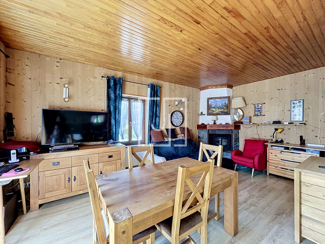 Appartement à JAUSIERS