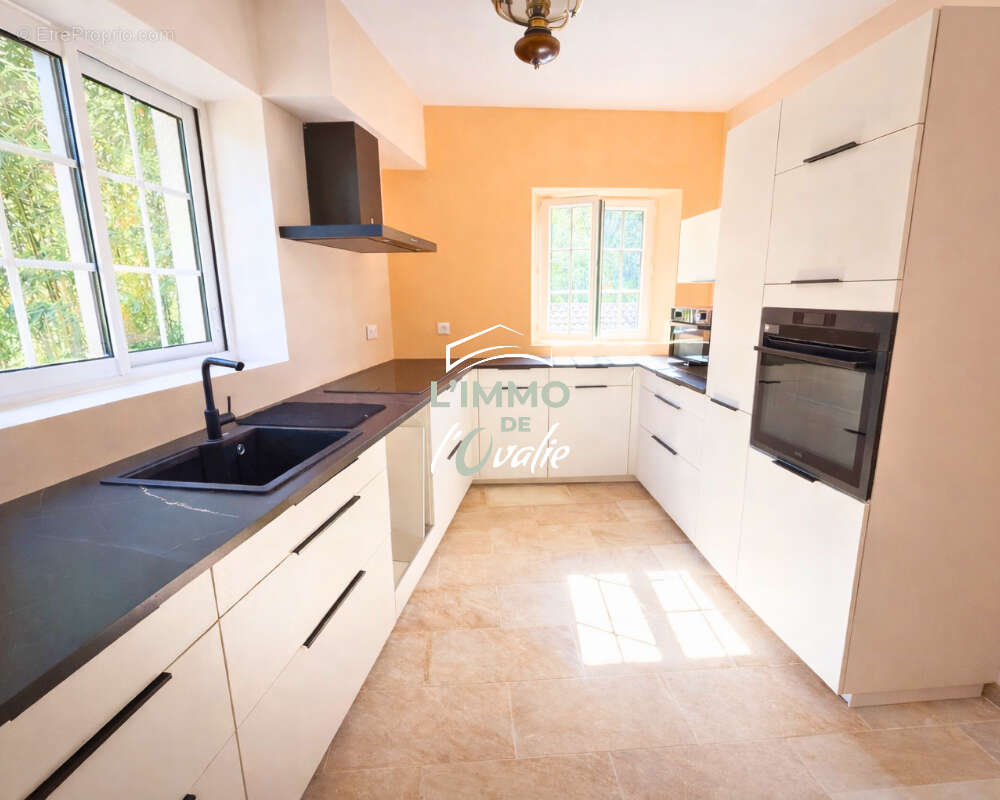 Maison à GAGNAC-SUR-CERE