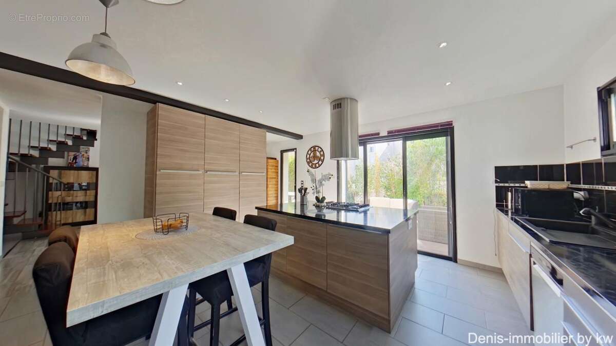 Maison à VILLENEUVE-DE-LA-RAHO