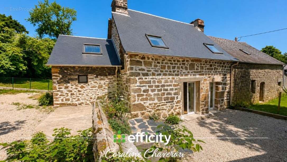 Maison à GLOMEL