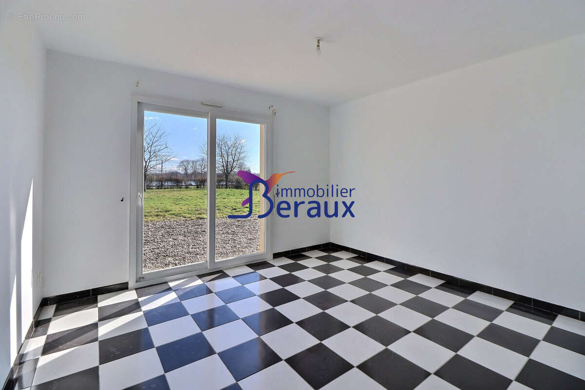 Maison à LE MESNIL-SOUS-JUMIEGES