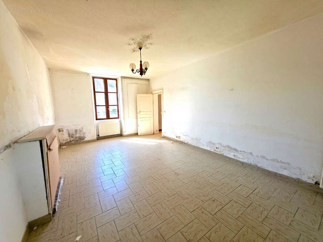 Maison à LE GUE-DE-LA-CHAINE