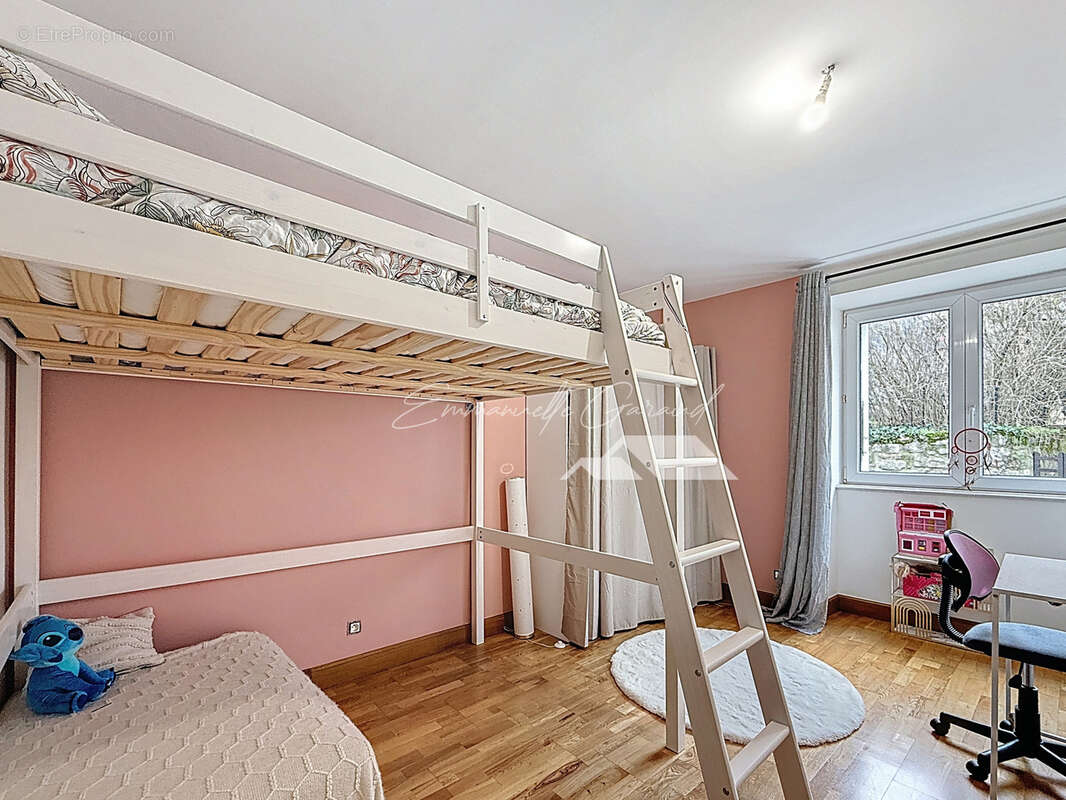 Maison à LA CRESSE