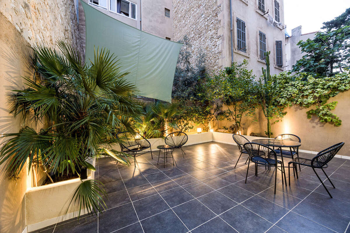 Appartement à MARSEILLE-6E