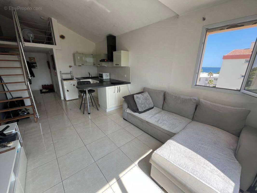 Appartement à MEZE