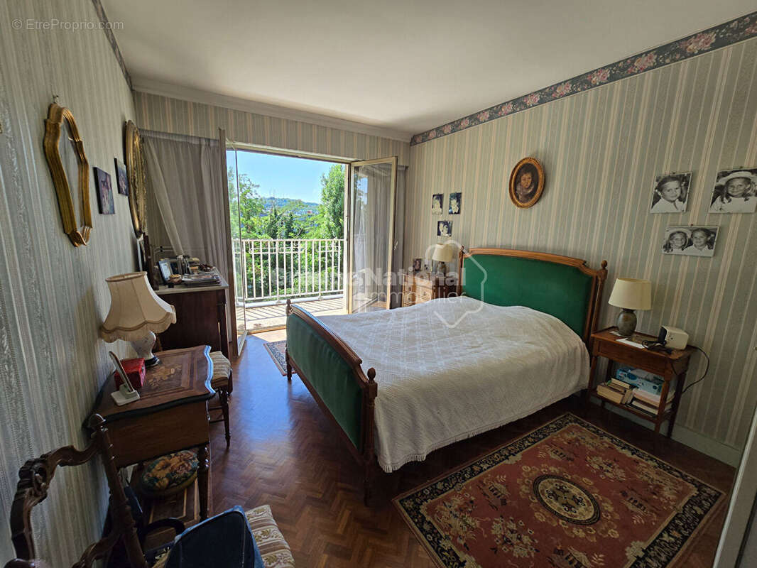 Appartement à VERSAILLES