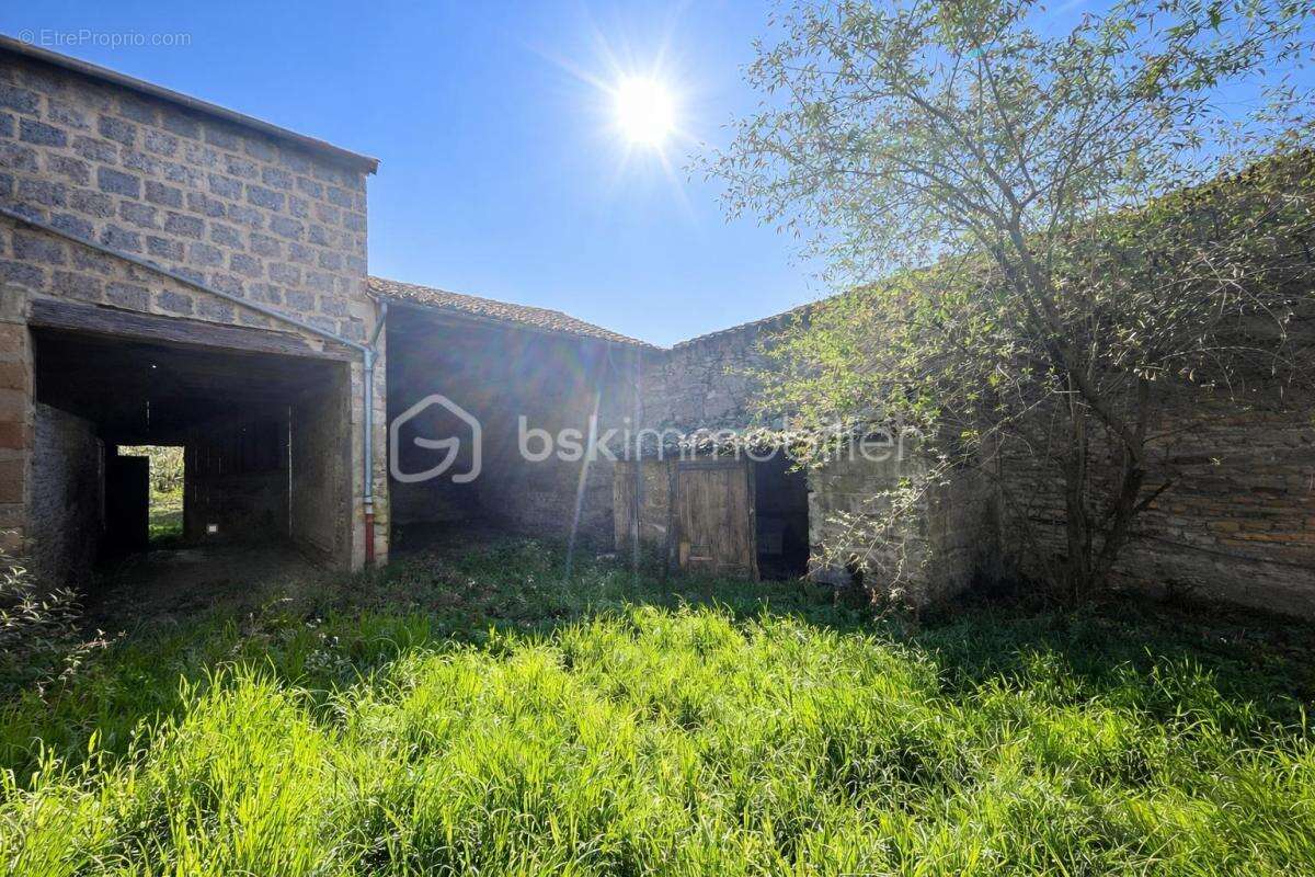 Maison à CRECHES-SUR-SAONE