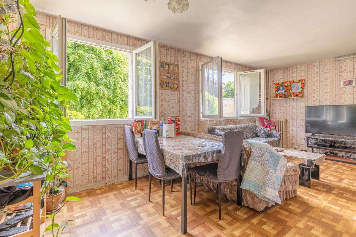 Appartement à LE BOURGET