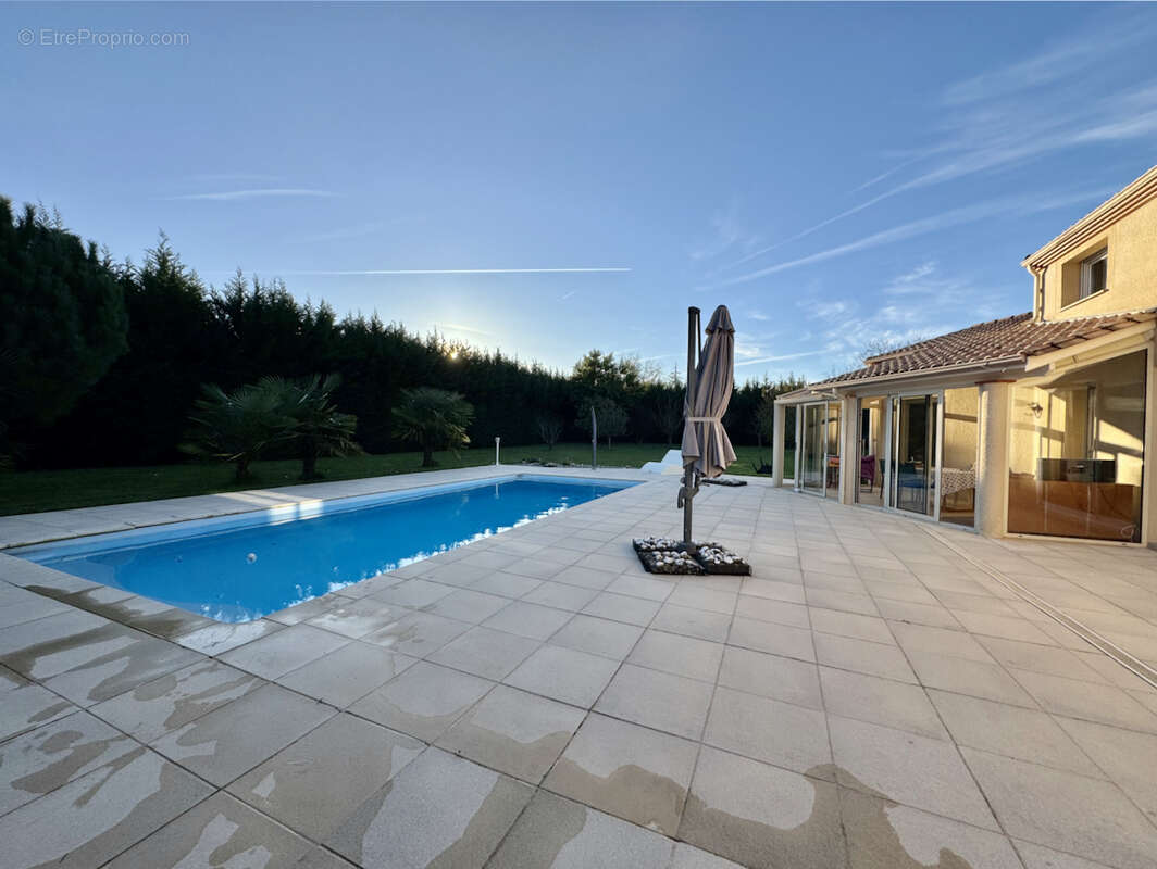 Maison à SAINT-ETIENNE-DE-FOUGERES