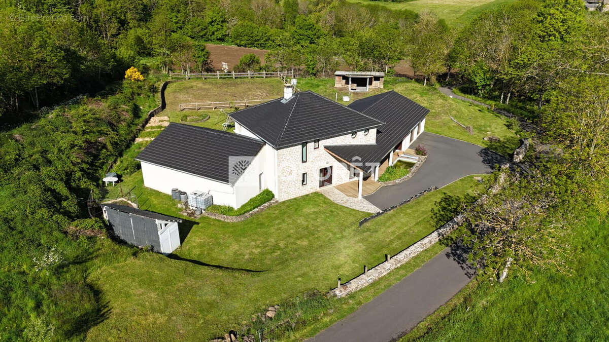 Maison à LE PERTUIS