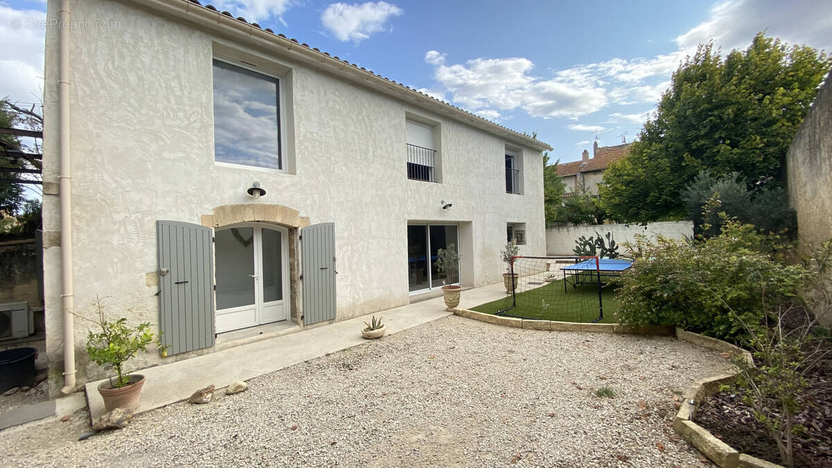 Maison à MORIERES-LES-AVIGNON