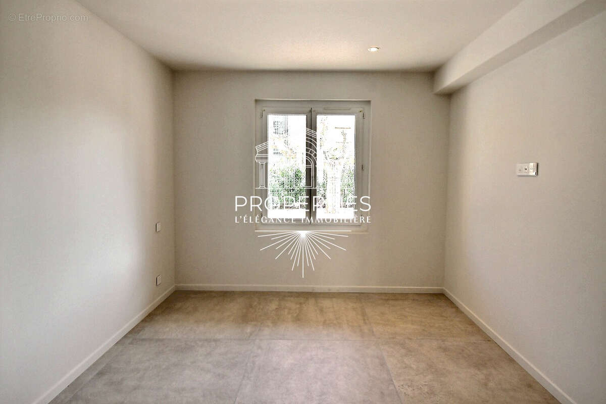 Appartement à BORMES-LES-MIMOSAS
