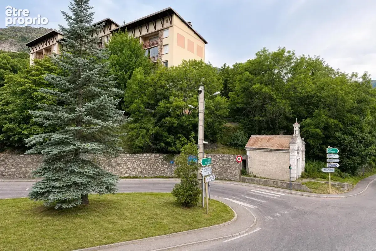 Appartement T4/5 - 98 m2 - Briançon - photo 2