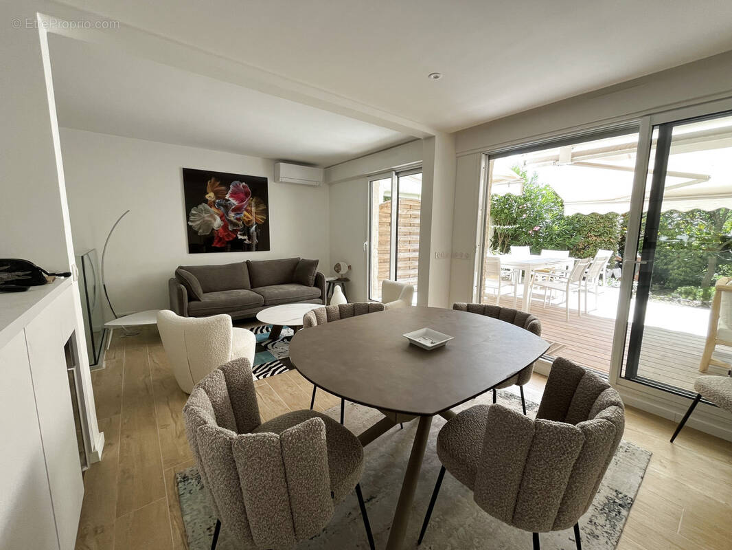 Appartement à SAINT-TROPEZ