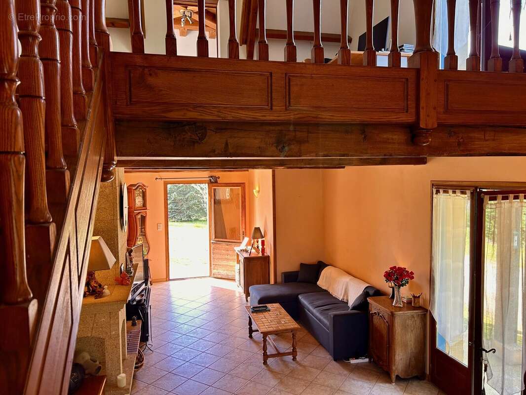 Maison à CENAC-ET-SAINT-JULIEN