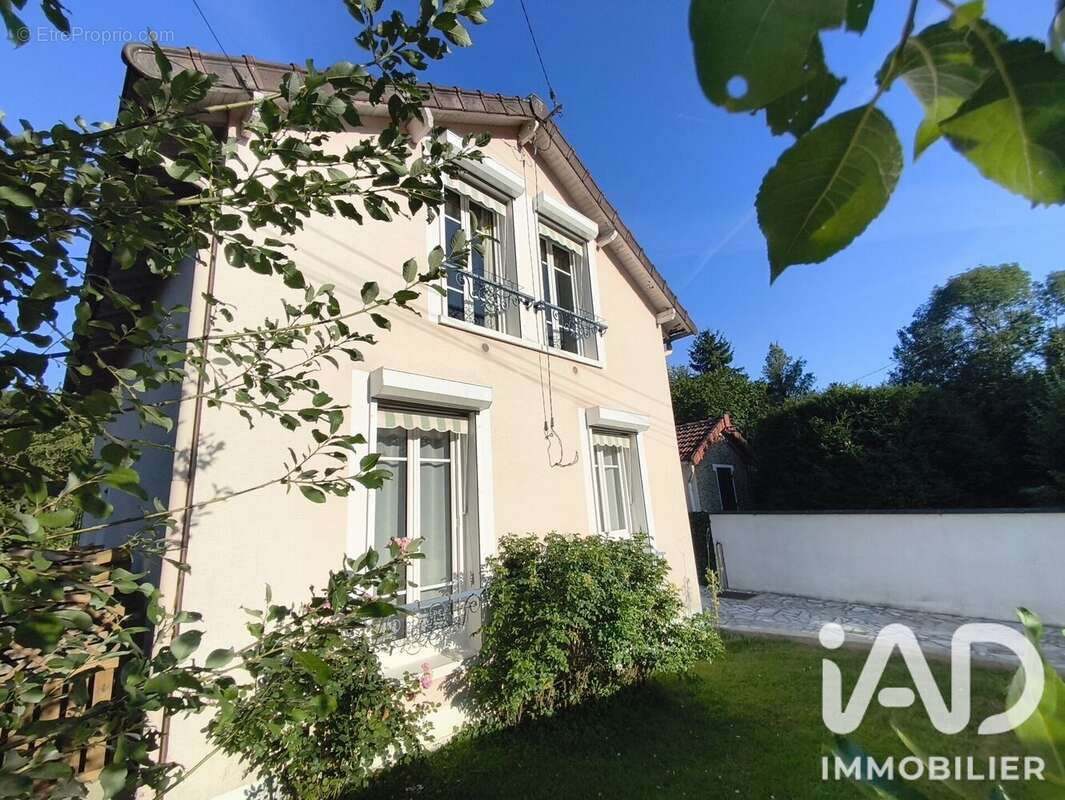 Maison 84 m² à Conde-Sainte-Libiaire  - photo 2