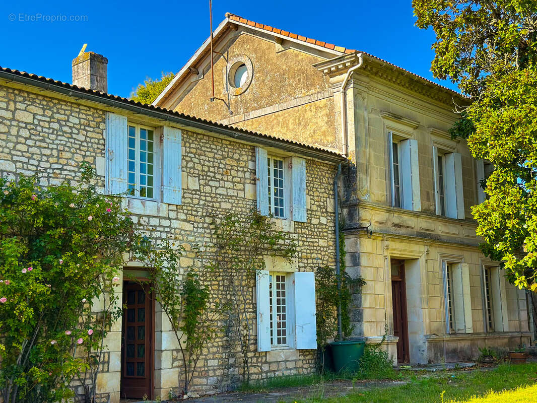 Maison à VILLARS-EN-PONS