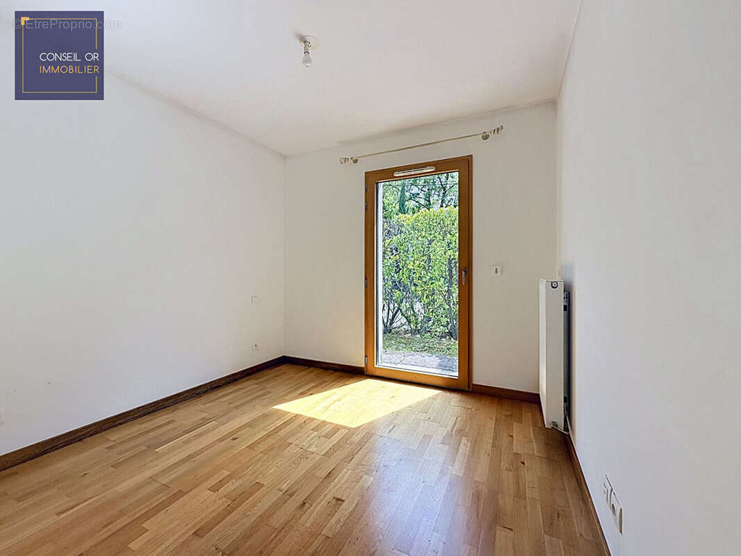 Appartement à SAINT-GENIS-LAVAL