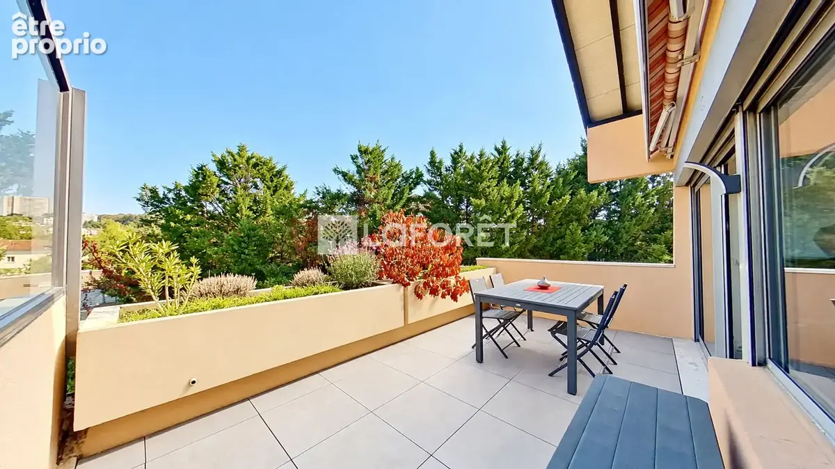 Tassin-la-demi-lune - duplex t4 en dernier etage - 109.8 m²  - 3 terrasses - parc - photo 1