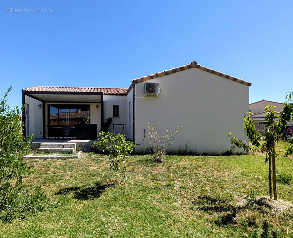 Maison à CAMARET-SUR-AIGUES