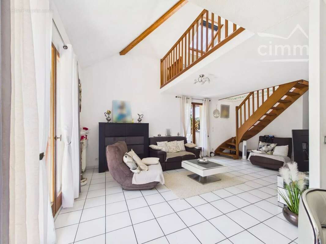 Appartement à GIERES