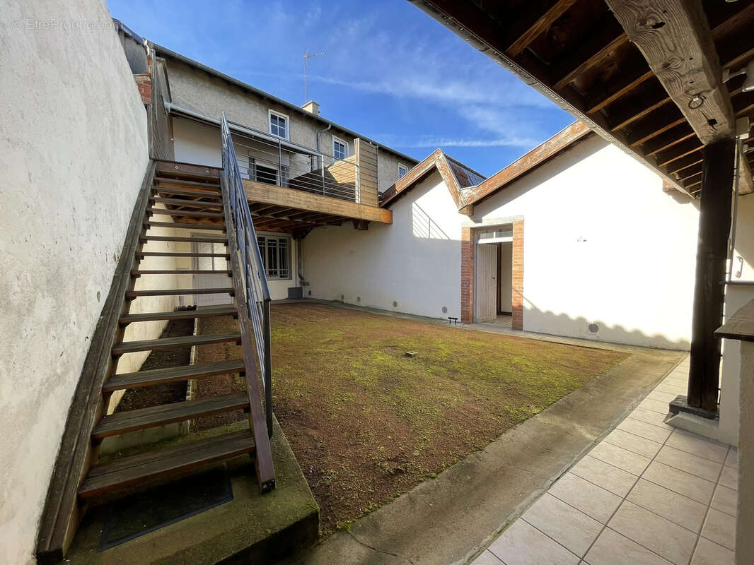 Maison à SAINT-SYMPHORIEN-DE-LAY