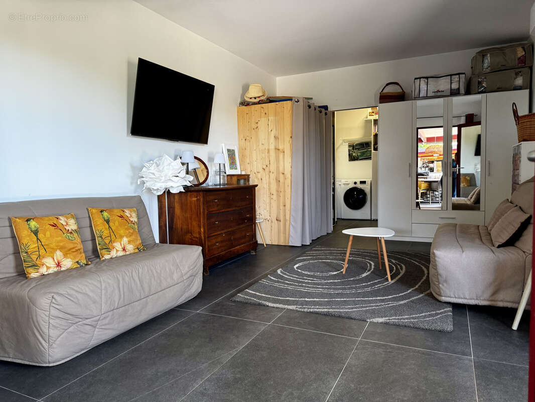 Atypique Plain-pied Contemporain avec Terrasses, Piscine et Vue… - photo 19