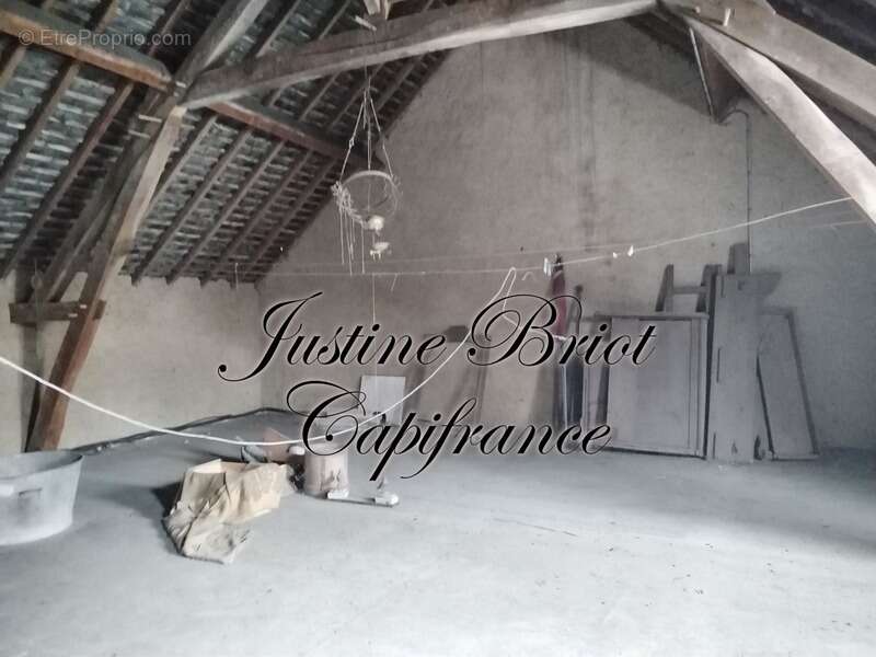 Maison à LA GUERCHE-SUR-L&#039;AUBOIS