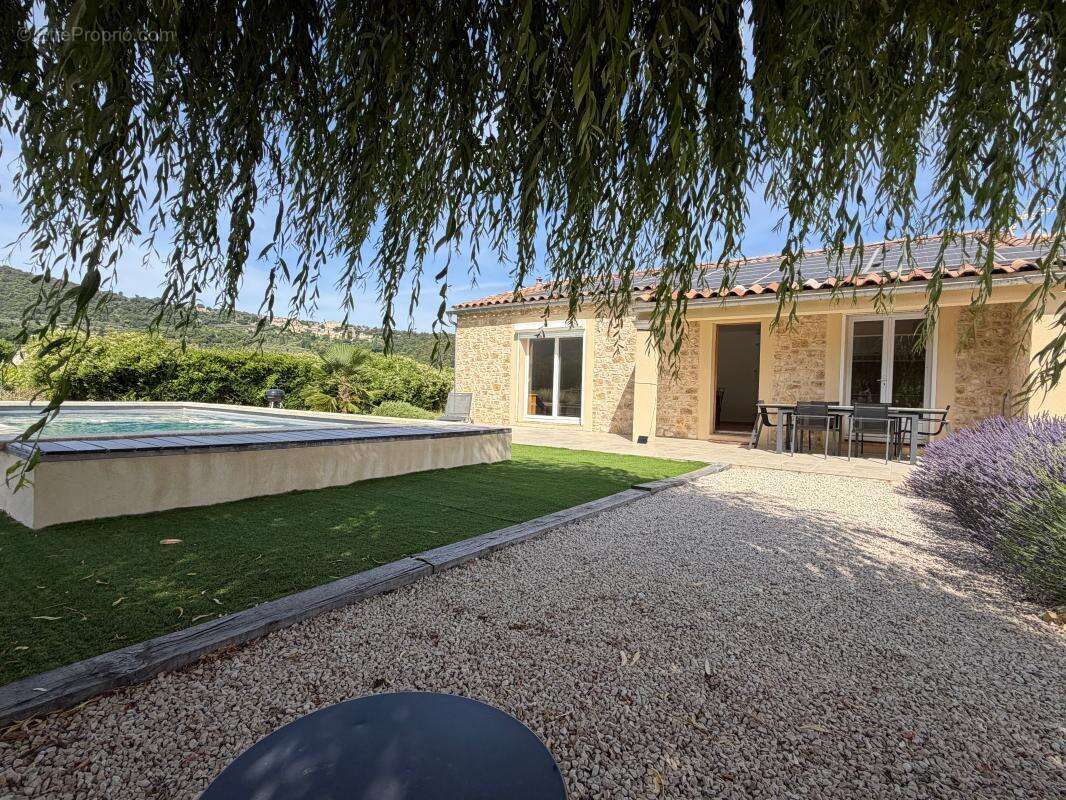Maison à CRESTET