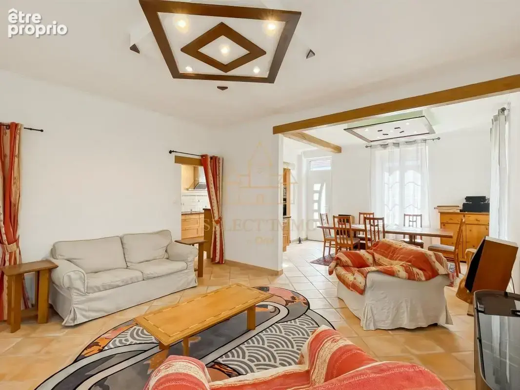 Authentique maison de 237m² rénovée avec goût - photo 8